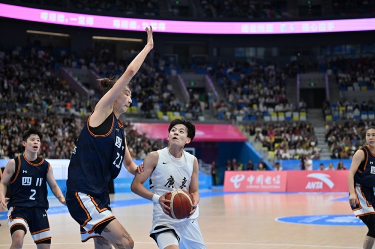 全運(yùn)女籃-廣東擊敗四川摘金 楊舒予砍22分 韓旭13中4 李夢(mèng)2分